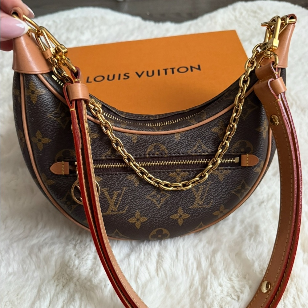 Louis Vuitton Monogram Shoulder Bag with Gold Chain